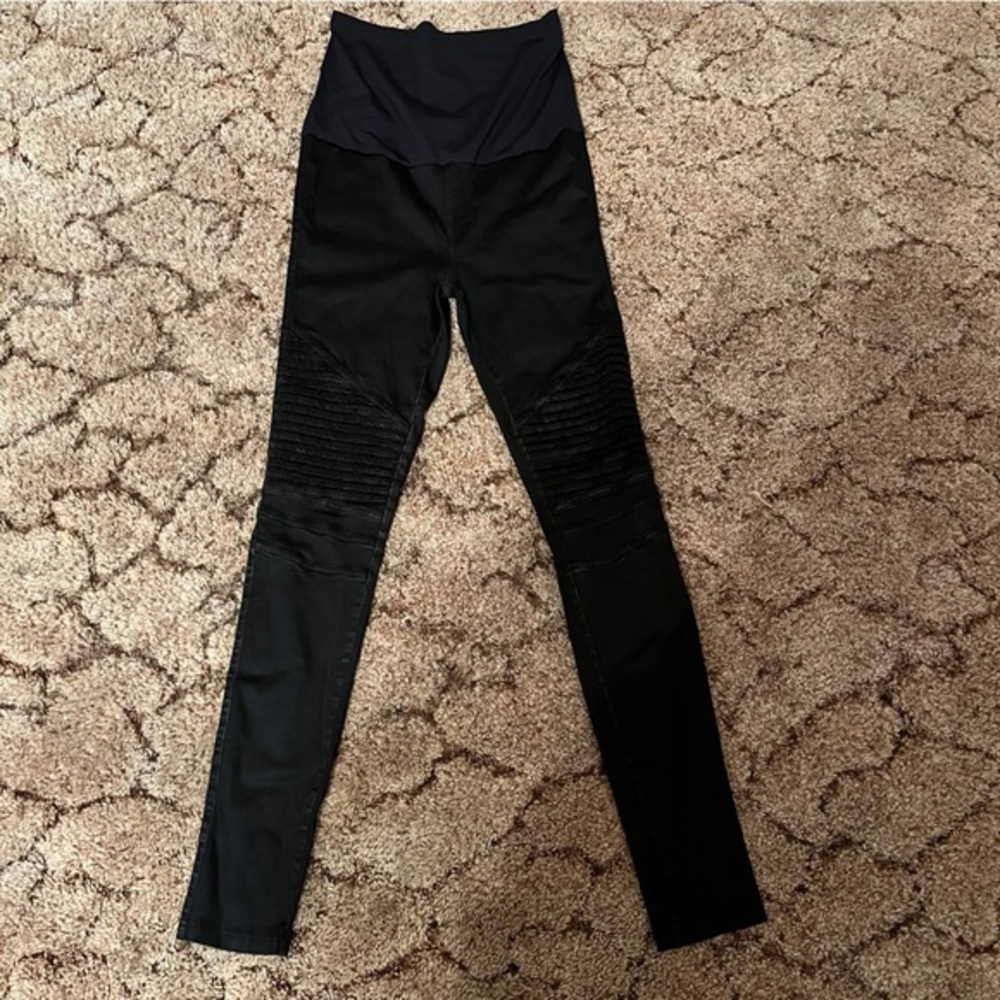 Preggo Leggings Small Postpartum Black Textured Belly Panel Knee Details (365)
